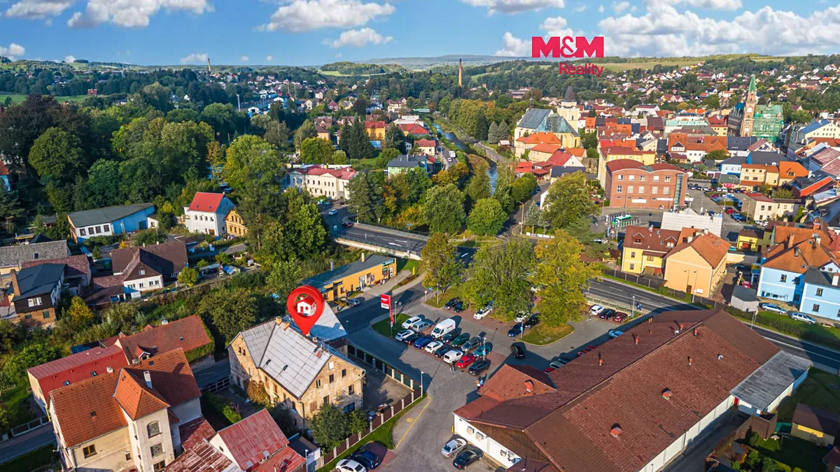 Prodej rodinného domu 450 m², pozemek 692 m²